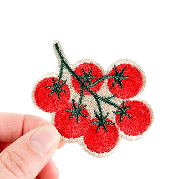 Tomatenrebe gestickter Aufnäher | Gartenliebhaber Aufnäher für Jacken, Hüte und Taschen | Niedliches Farmers Market Patch Geschenk für Foodies
