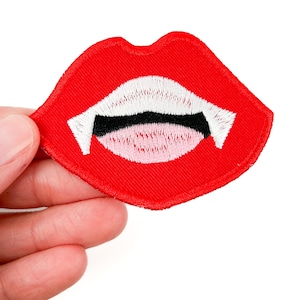 Remendo bordado com dentes de vampiro para costura | Remendo para chapéus, roupas e bolsas, remendo de Halloween, decoração de Halloween, vampiro, humor de Halloween