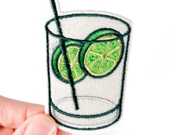 Parche bordado de vodka con soda / Parche termoadhesivo divertido para chaquetas, gorras y mochilas / Regalo ideal para amantes de las fiestas y los bares.