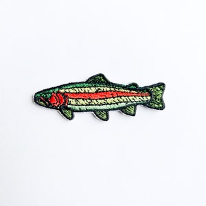 Forelle Fisch mehrfarbig gesticktes Aufnähen zum Aufnähen | Kleidung Tasche Jeans Hut Jacke | See Fluss Forelle Angeln Fischer Natur