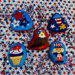 Patriotic mini catnip cat toy