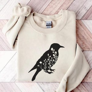 Crow Sweatshirt Gift Floral Crow Shirt Crow Flowers Gift Crow Lover Shirt Raven Shirt Dark Academia Trendy Sweatshirt Murder of Crows Gift