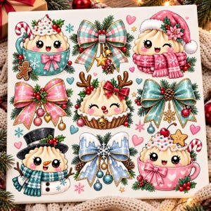 Op de afbeelding: Een vierkant decoratief bord met een raster van negen illustraties, waaronder cartoon-dumplings in mokken, met kerstmutsen, sjaals en hoge hoeden, afgewisseld met kleurrijke strikken, dennentakken, hulstbessen en kleine hartjes.