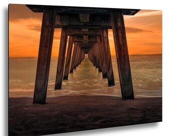 Solnedgångstryck vid Venice Beach: Sharky's Pier, Floridas golfkust