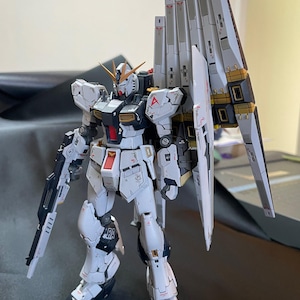 RG 1/144 Painted Nu Gundam with G-rework decals