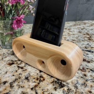 Hickory Passive Phone Speaker | Eco-Friendly Sound Amplifier | No Batteries Required