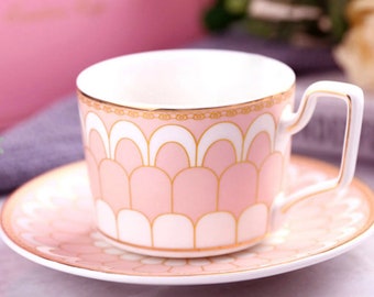Rosa antikes Keramik-Teebecher-, Tassen- und Untertassen-Set