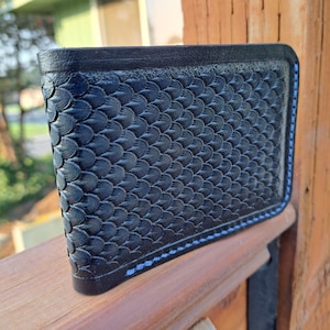 Cartera con escamas de dragón, cartera plegable azul, cartera unisex, trabajo de cuero hecho a mano, cartera resistente, cartera plegable de cinco bolsillos, cartera de cuero hecha a mano