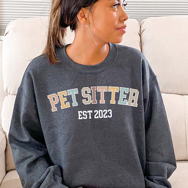 Personalized Retro Dog Sitter Sweatshirt, Custom Year Pet Sitter Shirt, 2024 Dog Sitter Hoodie, Custom Year Dog Sitter Gift For Dog Sitters