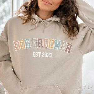 Custom Retro Dog Groomer Hoodie, Personalized Year Dog Groomer Shirt, 2025 Pet Groomer Sweatshirt, Custom Year Dog Groomer Gift For Groomers