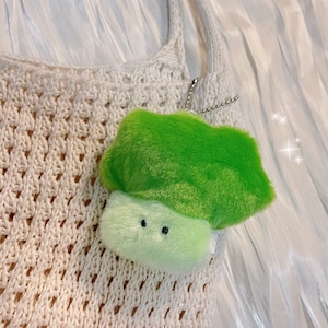 Bonito llavero de peluche de brócoli/accesorio de abalorio vegetal Kawaii/regalo vegetal de Anime para ella/colgante de comida de dibujos animados suave esponjoso