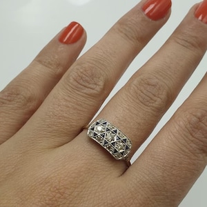 Antique Art Deco Engagement Ring Edwardian Old Mine Cut Three Stone Diamond Ring Vintage-style Ring Cocktail Ring Stunning Art Deco Jewelry