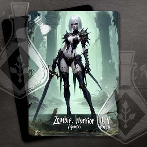 Könnte beinhalten: Eine Fantasy-Sammelkarte mit einer weiblichen Zombie-Kriegerin mit blasser Haut, schwarzen Haaren und einem Schwert. Die Karte ist grün und schwarz mit dem Text "Zombie Warrior 4/4 Vigilance Token".