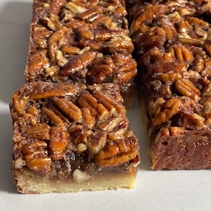 Pyszne batoniki z pekanowym ciastem, ciasto pekanowe, pekan, ciasto, ciasto, ciasteczka, brownie, chleb, desery, prezenty, pomysł na prezent,
