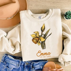Personalized March Birth Flower Sweatshirt, Custom Daffodil Birthday Month Tee, Unique Mothersday Gift, Custom Birth Month Flower Shirt