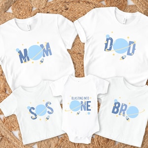 Primeira viagem ao redor do sol, camiseta combinando para a família, 1º aniversário, camiseta com tema espacial, foguete, primeiro aniversário, festa de menino, camiseta Mama Dada Planet