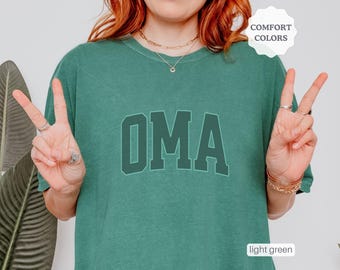 Söt Oma Comfort Colors-tröja, Oma-tröja, graviditetsmeddelande till mormor, mors dag-present, oma födelsedagspresenter, oma est 2024 2025-tröja