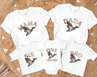 Camisetas de fiesta de primer cumpleaños para la familia con un pato de la suerte, camiseta de primer cumpleaños con un pato de la suerte, camiseta de mamá y papá con un pato de la suerte, cumpleaños de mamá y yo