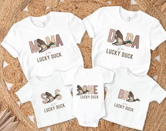 Camiseta de fiesta de primer cumpleaños para niño con temática de pato real de la suerte, camisetas familiares a juego para el primer cumpleaños de un pato de la suerte, mamá pato de la suerte, mamá y yo