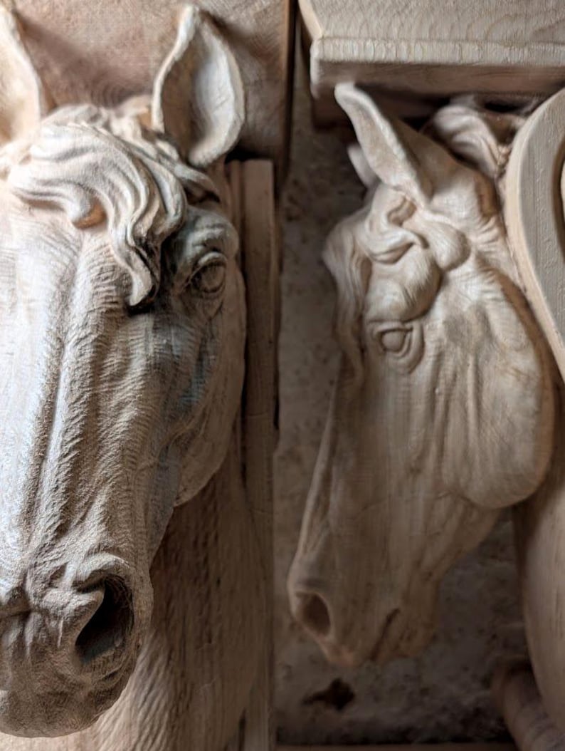 Paardenhoofd consolebeugel van eikenhout afbeelding 6
