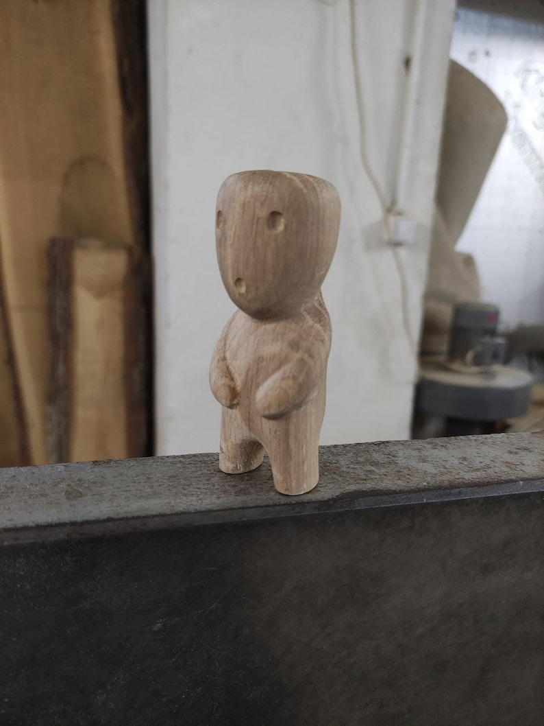 Kodama Holzskulptur Bild 6