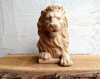 Lion Newel Post Finial in Unpainted Oak