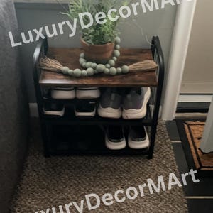 ガードレール付き多段メタルシューズラック | シューズホルダー | シューズディスプレイラック | 玄関用シューズラック | シューズ収納ベンチ | モダンシューズラック