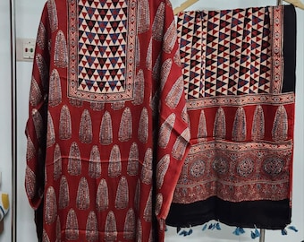 Ajrak Hand Block Print Modal Anzugstücke: Top & Dupatta, Pflanzengefärbte Ajrakh Modal Anzüge