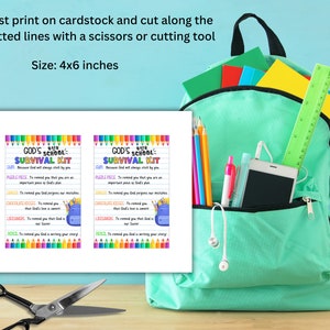 Op de afbeelding: Twee printbare kaarten met kleurpotloden en een rugzakontwerp. De kaarten zijn getiteld "God's School Survival Kit" en bevatten een lijst met items met beschrijvingen. De kaarten zijn 10,16 x 15,24 cm.