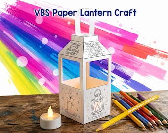Könnte beinhalten: Eine weiße Papierlaterne mit schwarzen Strichzeichnungen einer Kerze und einer Laterne sowie dem Text VBS 2026 und JESUS IS THE LIGHT. Die Laterne hat einen weißen Henkel, ein batteriebetriebenes Teelicht und daneben liegen Buntstifte.