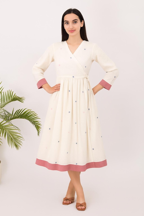 cotton jamdani dress Off-white Dress: Handwoven Indian Summer aarong jamdani dress design with slip lining Craft Color:CHAMPAGNE Luxury Gold Mini Birthday Embroidered Lace Appliqués