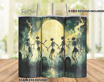 Könnte beinhalten: Drei Edelstahlbecher mit einem Halloween-Motiv. Das Design zeigt tanzende Skelette vor einem Vollmond, mit einem dunkelgrünen und gelben Aquarellhintergrund. Der Text "6 FREE DESIGNS INCLUDED!" ist sichtbar.