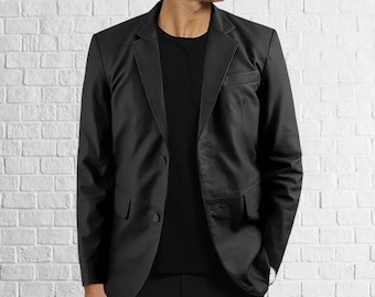 Blazer de piel de cordero negra para hombre: corte entallado, abrigo de dos botones