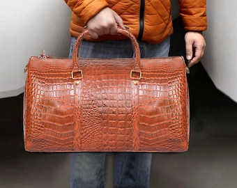 Bruine leren reistas, weekendtas met krokodillenprint, grote reiskoffer, weekendtas voor de sportschool || Cadeau voor hem || handbagage voor in het vliegtuig