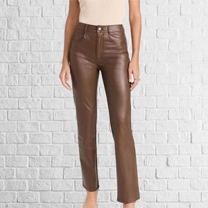 Pantaloni in pelle da donna fatti a mano, pantaloni in vera pelle di agnello marrone da donna. Pantaloni in pelle.