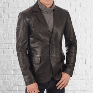 Blazer homme marron en cuir d&#39;agneau : manteau doux boutonné sur le devant