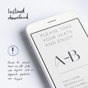 Op de afbeelding: Een witte smartphone toont een digitale uitnodiging met de tekst "PLEASE TAKE YOUR SEATS AND ENJOY" en "A-B". De woorden "Direct downloaden" en een disclaimer over digitale bestanden zijn ook zichtbaar. Het ontwerp is minimalistisch en elegant.