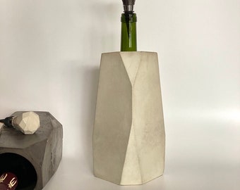 Geometrische betonnen wijnfleshouder - Moderne keukenwijnopslag