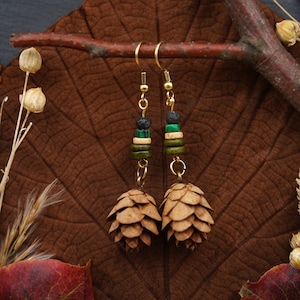 Pendientes de madera conos de pino pendientes de joyería natural conos pendientes de joyería de madera joyería del bosque pendientes de la naturaleza de madera pendientes hippie boho declaración
