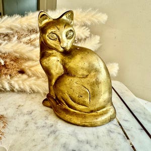 Large Vintage Solid Brass Cat Figurine — Timeless Feline Décor