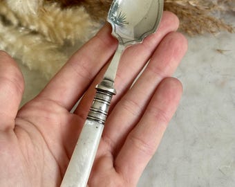 Cuchara antigua Deykin & Harrison con mango de nácar, bañada en plata, con cuenco en forma de hoja, elegante cuchara para postre o mermelada.