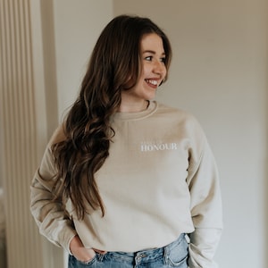 Embroidered Bridal Party Sweatshirt: Maid of Honour, Bridesmaid, Bride to Be