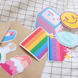 Handgezeichnete Sticker LGBT | Vinyl und Papier matt | Schwul Lesben Bi Ace Aro Nonbinary Trans Pride Intersex | Vinyl Aufkleber Laptop Aufkleber