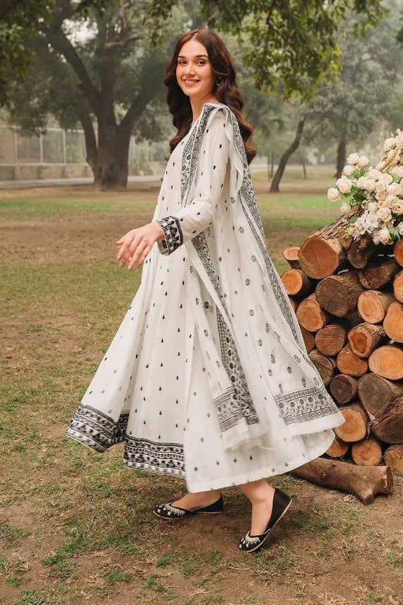 Buy White Base Leaf Print Anarkali With Dupatta White Anarkali Suit White  Dress White Gown for Summer Wear Summer Wear Dress White Gown Dress. Online  in India - Etsy