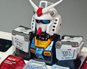 Conjunto de 3 teclas personalizadas para robôs mecânicos RX-78 Gundam RX-8 Classic Mech. Feito à mão, exclusivo, colecionável e presente perfeito.