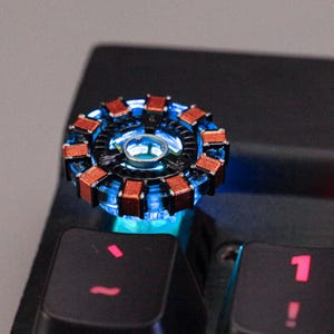 Superhero Super Hero Iron Reactor Custom Keycap Handmade High Quality Unique Animation Personalized Mechanical Keycaps Collectible Man