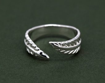 Silver Feather Toe/Adjustable Ring, Minimalist Sterling Silver Band, Toe Jewellery, Finger Ring, Adjustable Jewellery