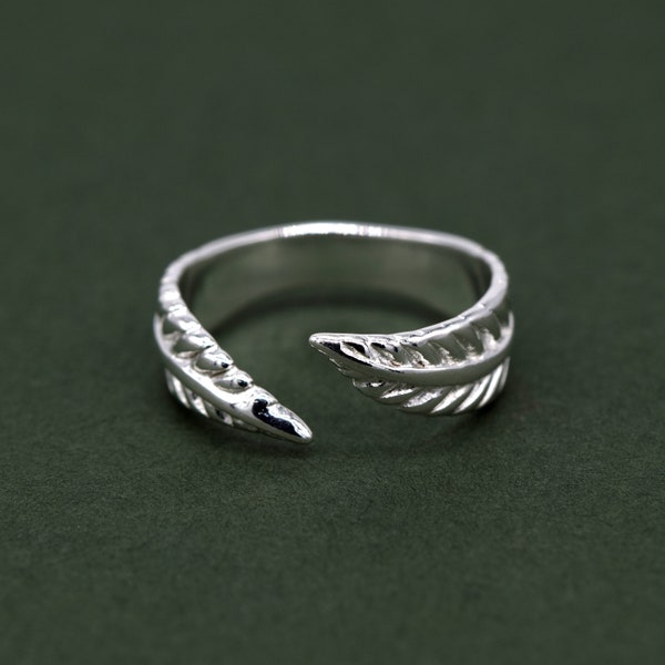 Silver Feather Toe/Adjustable Ring, Minimalist Sterling Silver Band, Toe Jewellery, Finger Ring, Adjustable Jewellery