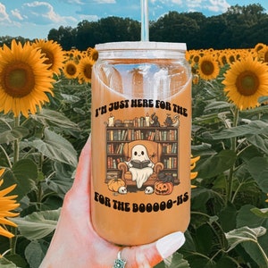 Ghost Reading Halloween Sipper Glass Cup with Lid and Straw, Book Lover Iced Coffee Glass Spooky Season Gift, Halloween Glass Tumbler Mug