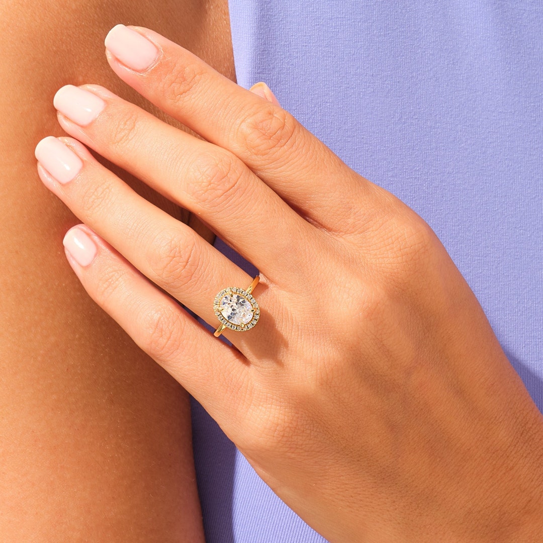 Oval Halo Engagement Ring in 14k Solid Gold / 1, 1.5, 2 CT Oval